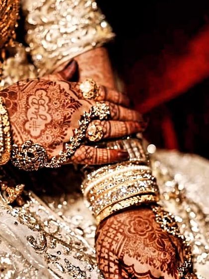 Hajira Mehendi Artist - Mehndi Artist Services The Signature Stain: Rich, Dark, and Organic photo 21