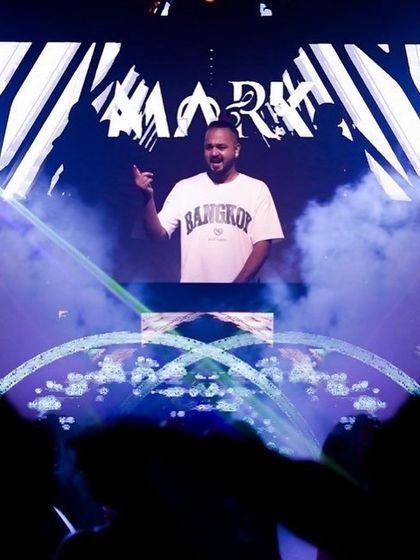 The view from the crowd of my set at Ginza.