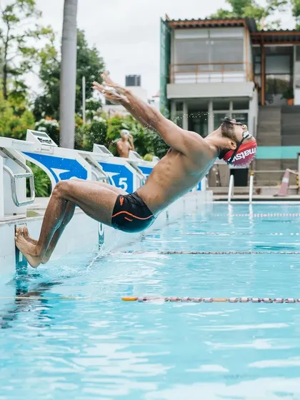 The backstroke start is a blend of explosive power and perfect form. We train our athletes to master every technical detail, turning each start into a race-winning advantage.