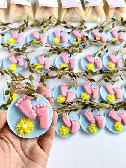 The tiniest feet make the biggest footprints in our hearts. I designed these baby feet and daisy wax sachets for a first birthday, each one a fragrant, handmade token of love for the guests to cherish.