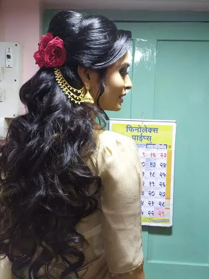 Another angle of this beautiful bridal hairstyle. Learning to create volume and soft waves is a key part of my advanced hair course.
