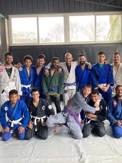 We were happy to host Francesco Sitar from FAMA Singapore for a morning Gi session. We welcome visitors to come and share the mats with us.