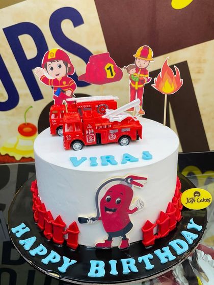 Kids' Character & Cartoon Cakes photo 56