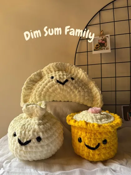 Meet the Dim Sum Family! These adorable, squishy amigurumi plushies are handmade with soft yarn and are perfect as desk buddies or a unique gift for your favorite foodie.