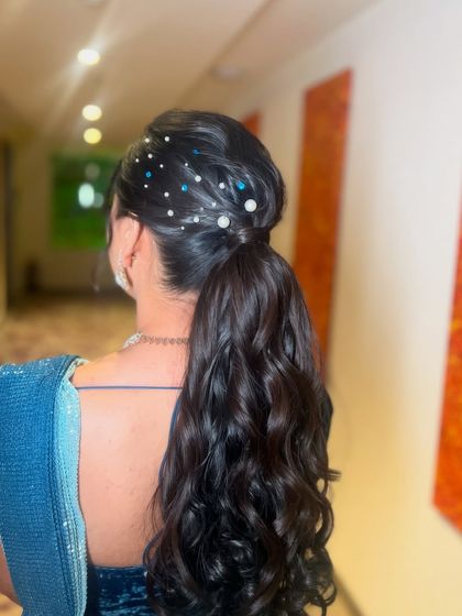 Another angle of the sparkling ponytail, a great choice for a Sangeet or cocktail night.
