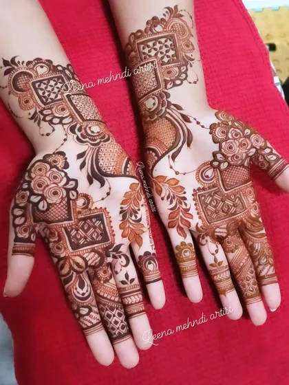 The full view of the intricate Arabic-style design. The pattern is a beautiful mix of floral and geometric elements with a lot of open space.
