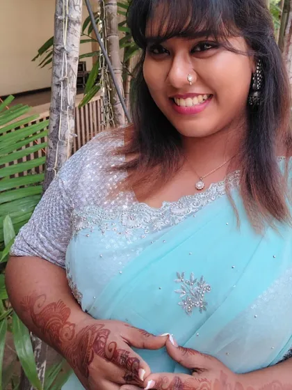 Showing off the beautiful henna and the lovely saree. Every detail came together to make this a perfect birthday.