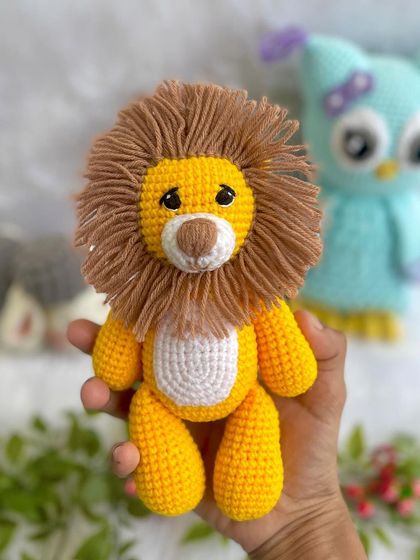 The Lion King in a soft cream color. This was my first time making him in white, and I think he looks so gentle and majestic. A perfect gender-neutral gift for a newborn.