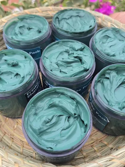 Each pot of Charcoal Face Pack is filled to the brim, ensuring you get a generous amount for several applications.