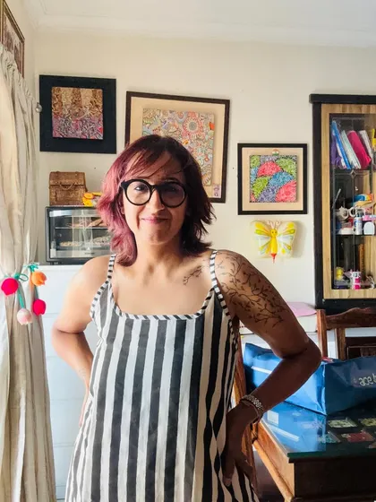 A happy Sunday look in a monochrome striped dress. Even simple patterns can be inspiring. You can also see my shoulder tattoo, which is another form of art I love.