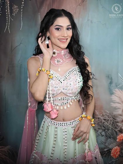 Modern Glam & Party Looks photo 26