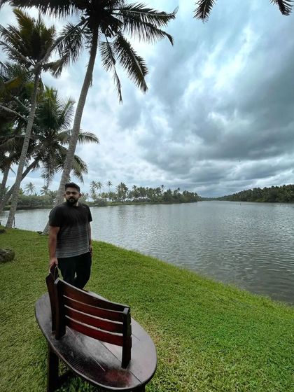 Sneaking in a quick picture during a fun wedding gig in Kerala. The beautiful backwaters were an incredible backdrop for a celebration.