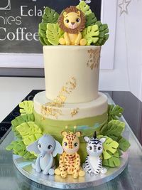 Personalized Cakes & Small Bakes