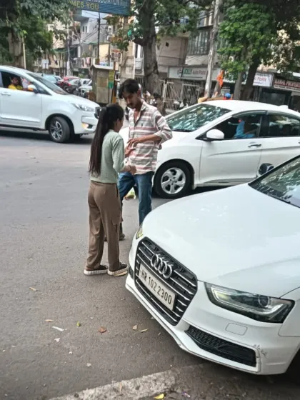 Our volunteers take the initiative to approach people in traffic, making sure our service reaches as many as possible.