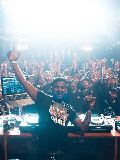 The moment when the whole room is united by the music. This is what an epic night looks like, with hands in the air and smiles all around. I live for creating these unforgettable party atmospheres.
