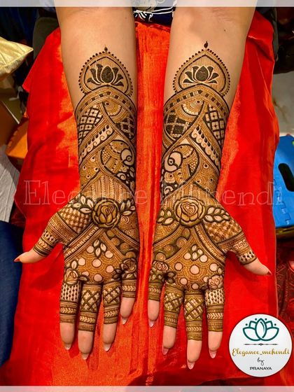 Intricate Full Bridal Mehendi photo 9