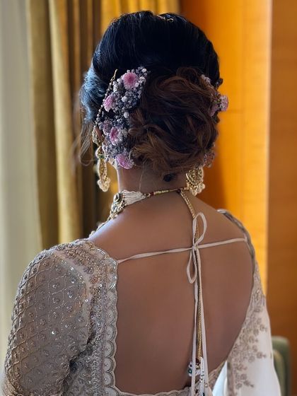 Elegant Buns & Updos photo 20