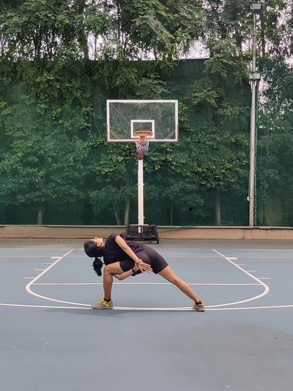 Radhika Digga - Yoga Workshops & Events Outdoor Yoga: Parks, Beaches & Beyond photo 8