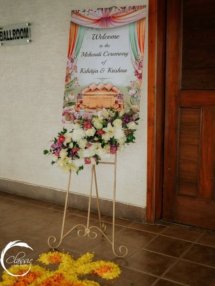 Chic & Playful Mehendi Setups photo 9