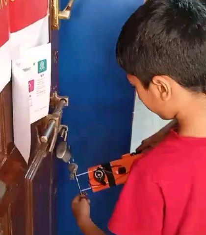 Fun in Science - Science Camps Hands-On Engineering Projects photo 12