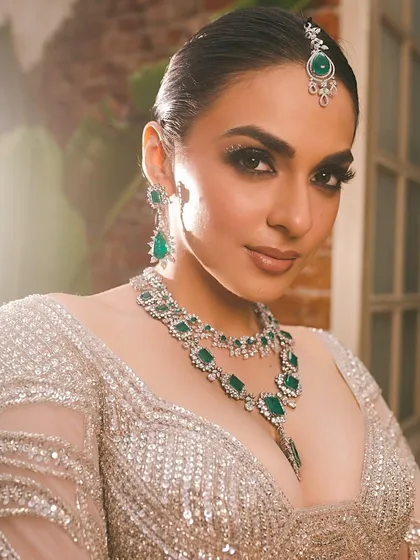 This is the level of high-end bridal glam we teach. Here, you will master techniques like creating dramatic smokey eyes with a flawless, radiant base, perfect for a sangeet or reception look.