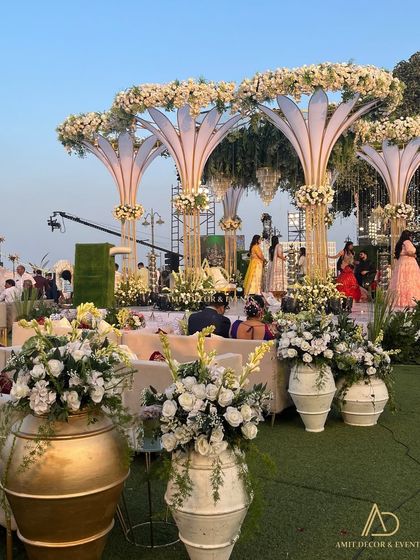Grand Mandaps & Wedding Stages photo 16