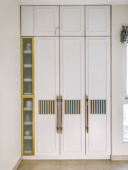 Cedar Abode: Minimalist Forms with Playful Details photo 19