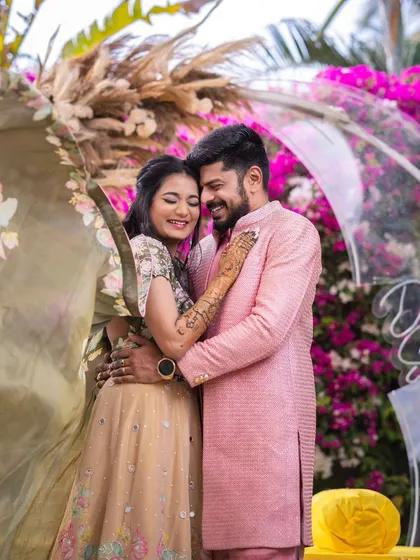 A beautiful collection of photos from Disha and Sumanth's pre-wedding shoot. Her makeup is soft and romantic, perfect for these candid and posed shots in a lovely garden setting.