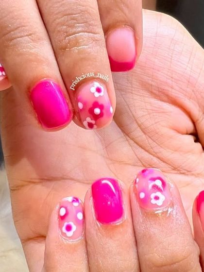 Detailed Hand-Painted Designs photo 11