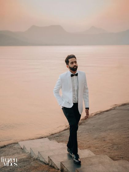 Golden Hour & Sunset Romance photo 7