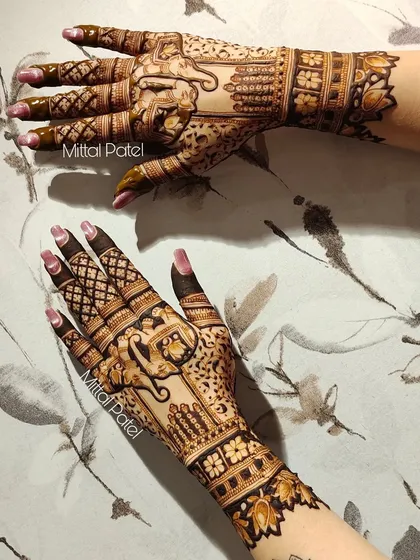 An artistic shot of the elephant-themed back-hand design.