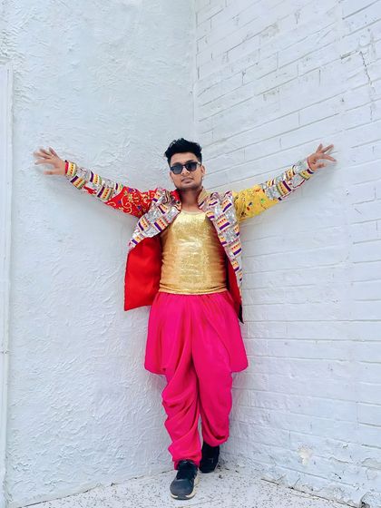 On Set & With The Stars photo 3