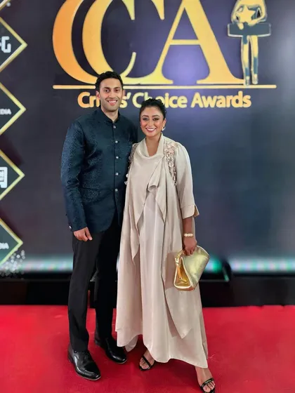 A moment with the wonderful Gayatri Bahl on the red carpet. Building a connection and trust with my clients is the most important part of my process. It’s this collaboration that allows us to create a look that feels authentic and confident.