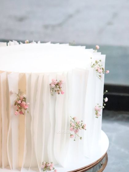 Modern & Minimalist Cakes photo 22