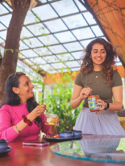 Enjoying some delicious and healthy treats with a fellow retreater. Good food and good company are a perfect combination.