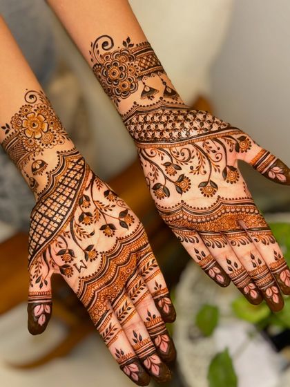 Sonu - Bridal & Wedding Mehndi Modern & Minimalist Mehndi photo 23