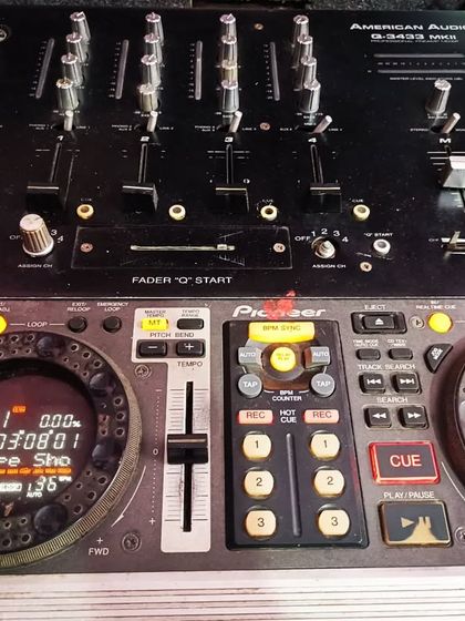 A throwback to my all-time favorite Pioneer CMX 3000 CDJs. This gear holds a lot of memories and reminds me of how long I've been in this industry, growing and evolving since 2004.