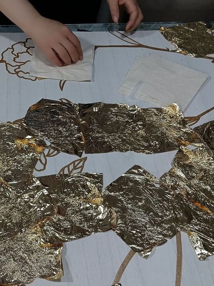 Sculptural Walls: 3D Textures & Metallic Finishes photo 8