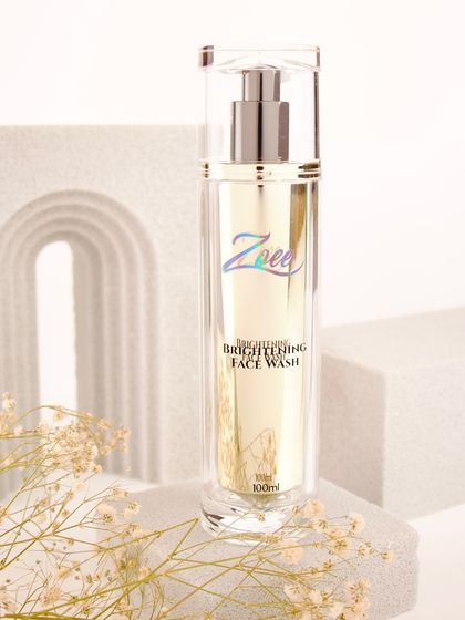 My Brightening Face Wash is designed to give you that post-facial glow every day. Its gentle formula cleanses away dullness to reveal a more radiant and refreshed complexion.