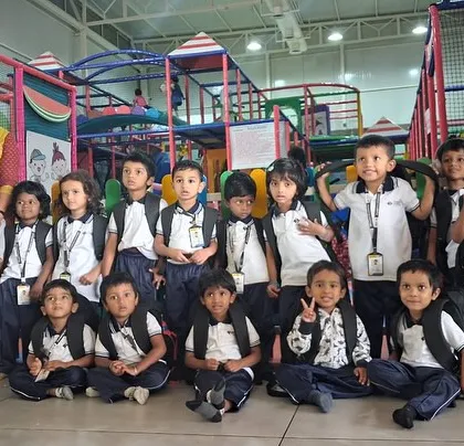Look at all these happy faces. This large group of students had a fantastic time exploring our adventure zone, and I was thrilled to have them visit.
