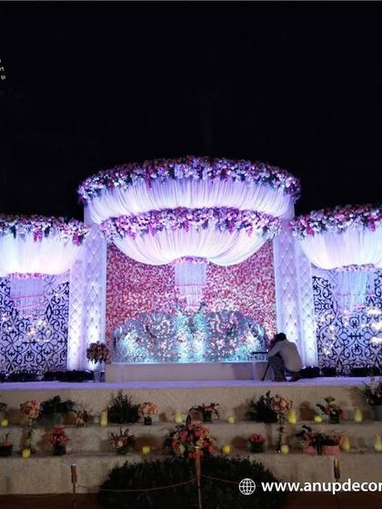 Spectacular Center Stages: Mandaps & Receptions photo 3