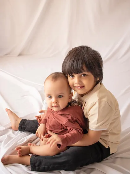 The sweet and simple bond between brothers. My sibling photography sessions focus on capturing the genuine connection and friendship between your children.