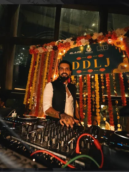 A truly filmy DDLJ night at Baglami, Mumbai. The crowd knew every word, and the energy was electric. This is what theme parties are all about.
