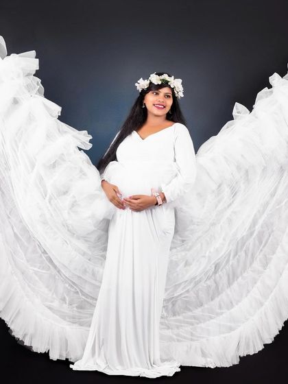 Dee Yashaswini - Occasion Wear Rentals Complete Maternity Shoot Packages photo 6