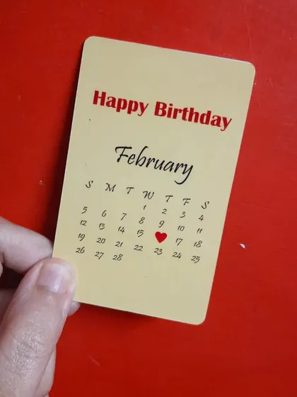 Besides personal messages, you can also add a mini-calendar to the back of your wallet card. It's a popular option for birthdays, anniversaries, or any date you want to remember.