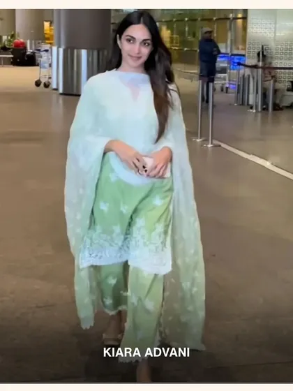 Kiara Advani shows us how to do airport style right in my Chapoli Green Kurta Set. It’s the perfect blend of comfort and chic for any travel day.