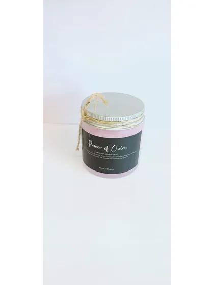 This is my Onion Hair Gel, a real multitasker for hair concerns. I formulated it to help with hair regrowth, fight dandruff, and even slow down premature greying, all thanks to the power of sulphur and antioxidants from onion.