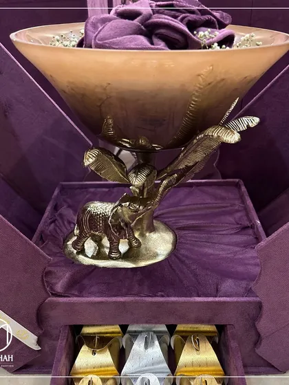 This view of the Elephant Bowl shows the drawer in its custom purple velvet box, perfect for adding smaller accompanying gifts. It’s a complete and thoughtful gifting solution.