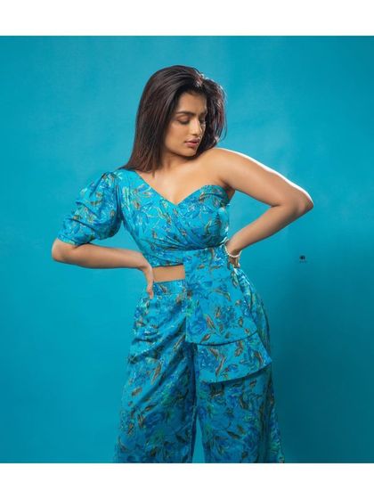 Anthariya Rentals - Gown & Contemporary Wear Rental Chic Indo-Western & Co-ord Sets photo 11