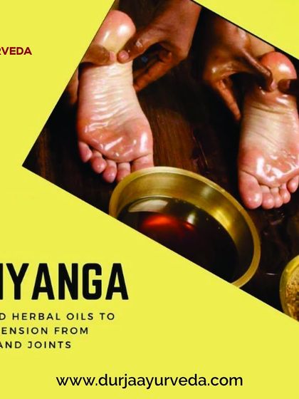 This Abhyanga foot massage uses medicated herbal oils to release tension from muscles and joints. It is a foundational therapy for relaxation and rejuvenation in Ayurveda.
